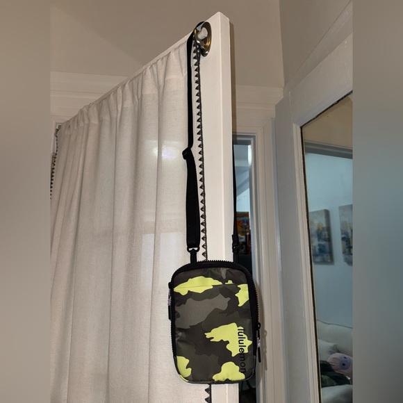 lululemon camo crossbody bag Everywhere Belt Bag, 1L (Fragment Jacquard Black Deep Coal) Clothing & Accessories phone moments Lululemon Lululemon Belt Bag Crossbody